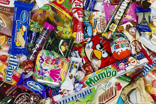 小鱼干大包装策略显效，劲仔食品扣非净利激增超50%